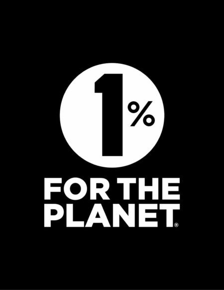 Logo de la Fondation Plein air symbole de l’engagement pour l’accessibilité à la nature et le bien-être communautaire. Karavaniers est fier partenaire de la fondation.