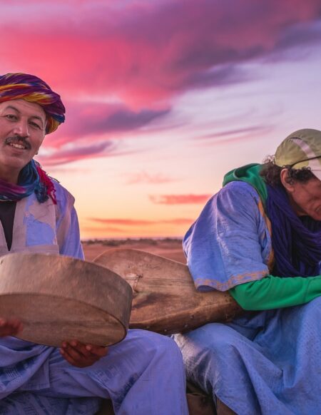 Rencontre avec un guide nomade au Maroc, expédition désert Karavaniers